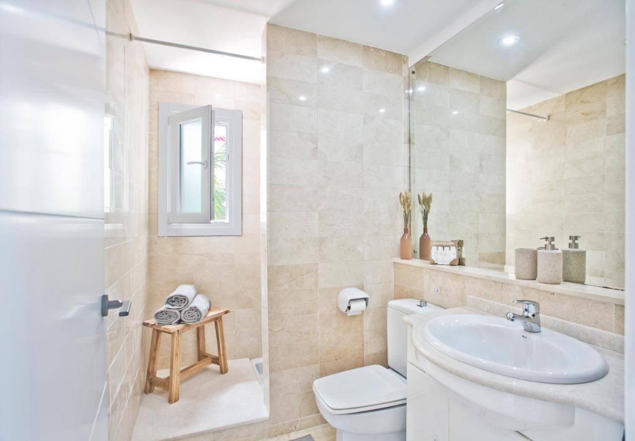 Beachfront Luxury Complex With Tropical Gardens & Pools Marbella Exteriér fotografie